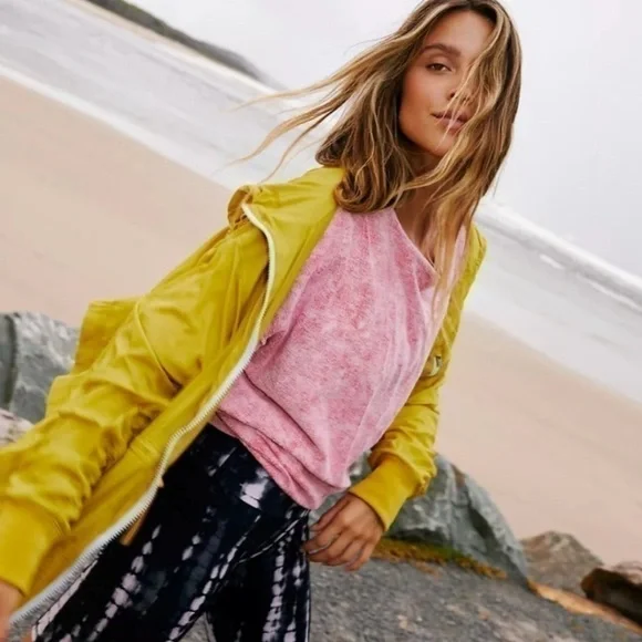 Free people Movement NWOT run wild jacket SIZE MEDIUM - Picture 4 of 10